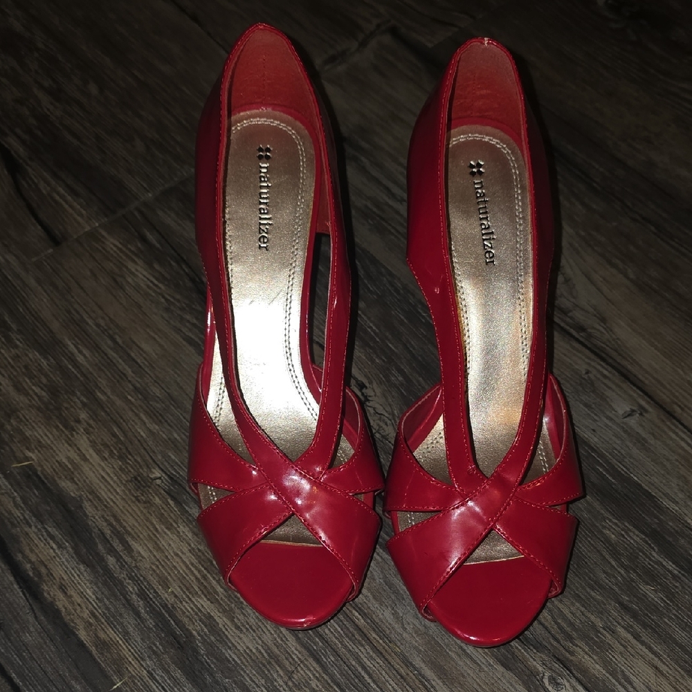 Naturalizer Bold Red Crisscross Heels 9M